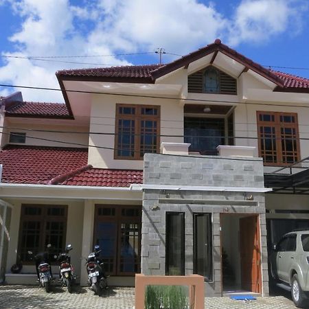 Hotel Omah Sastro 2 Yogyakarta Esterno foto