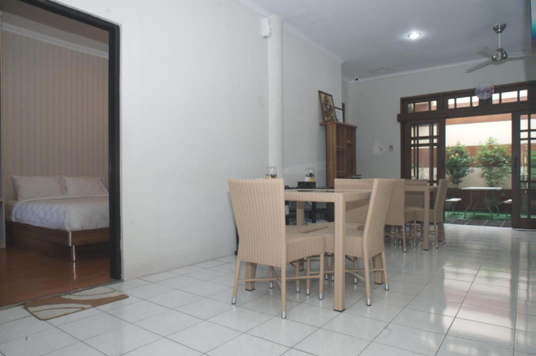 Hotel Omah Sastro 2 Yogyakarta Esterno foto