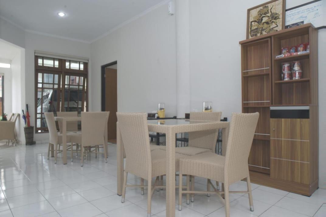 Hotel Omah Sastro 2 Yogyakarta Esterno foto